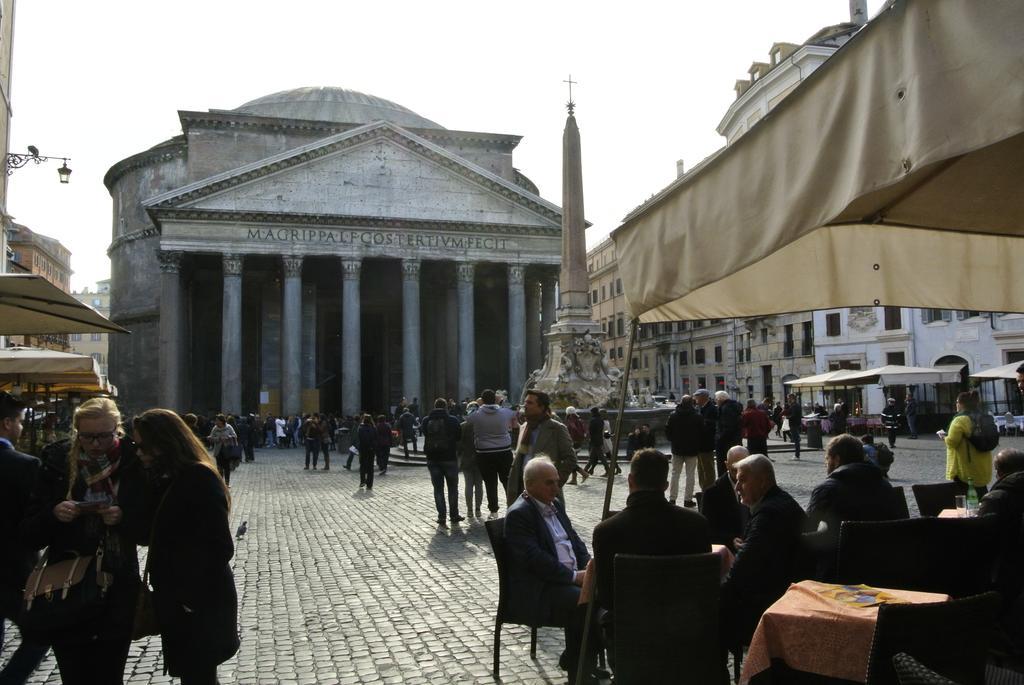 Апартаменти Pantheon Domus Valentino Рим Екстер'єр фото